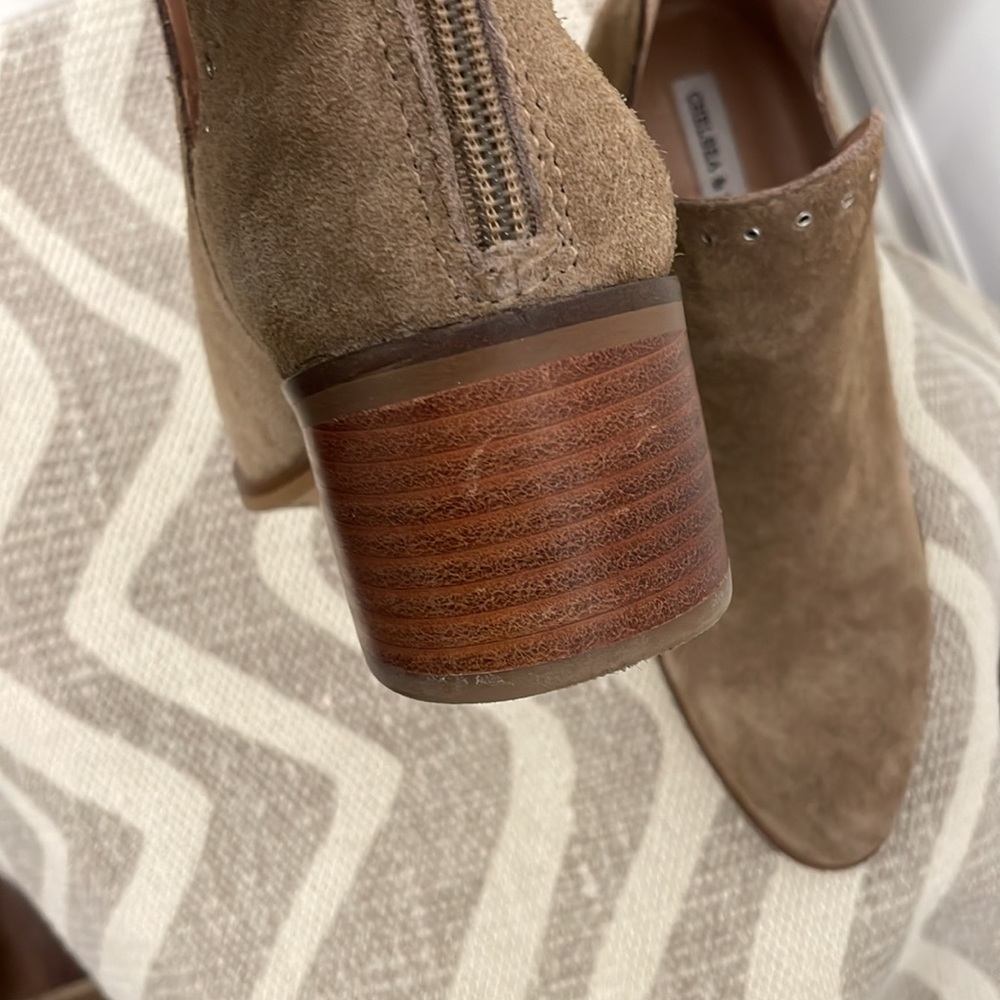 Chelsea and Violet booties - Picture 6 of 6